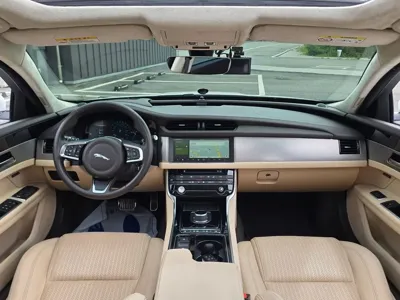 Jaguar XF