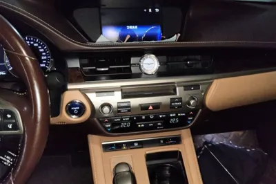 Lexus ES