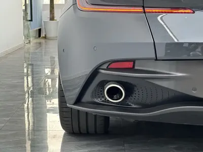 Aston Martin DB11