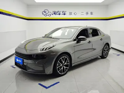 Lynk & Co 03