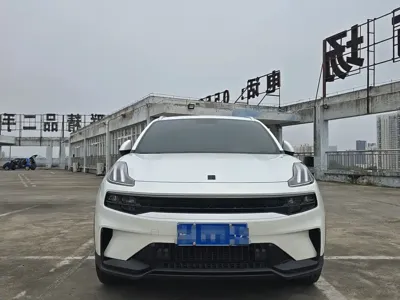 Lynk & Co 06