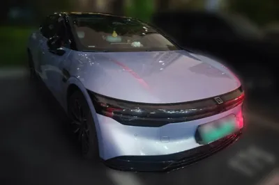 Zeekr 007