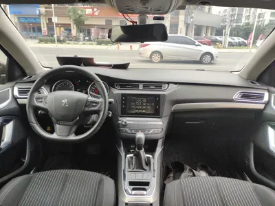 Peugeot 408