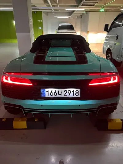 Audi R8