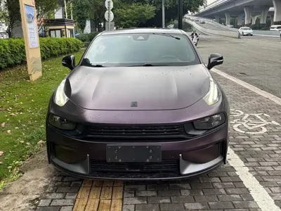 Lynk & Co 03