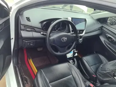 Toyota Yaris L
