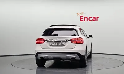 Mercedes-Benz GLA-Class