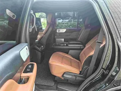 Lincoln Navigator