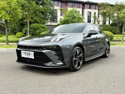 Lynk & Co 03