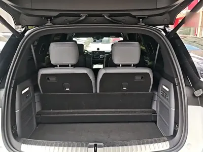 Nio ES8