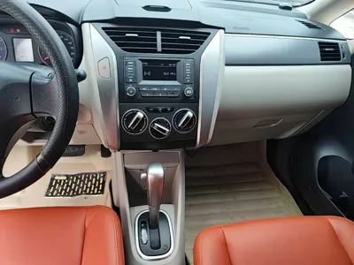 Venucia R50