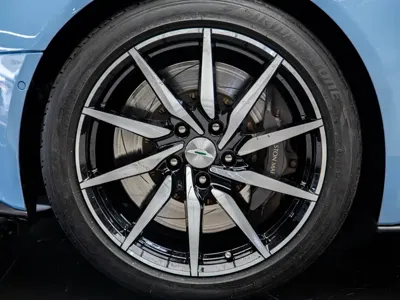 Aston Martin DB11
