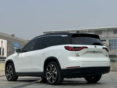 Nio ES8