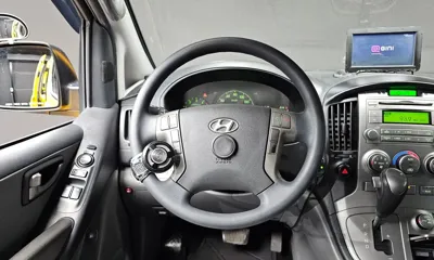 Hyundai Starex
