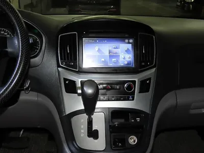 Hyundai Starex
