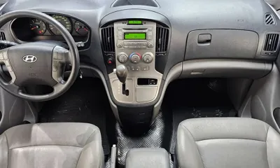 Hyundai Starex