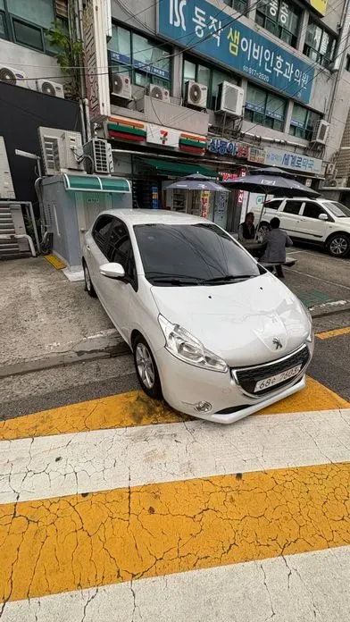Peugeot 208