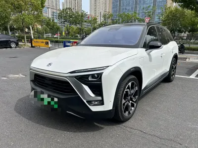Nio ES8