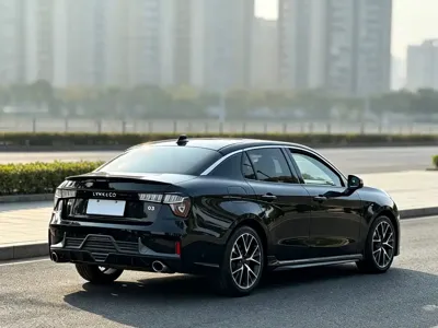 Lynk & Co 03