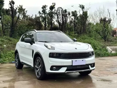 Lynk & Co 01