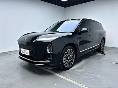 Nio ES8