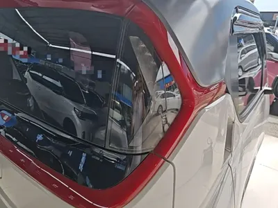 Baojun E200