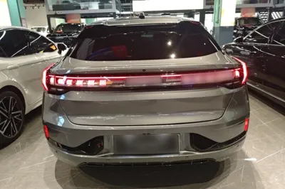 Zeekr 001