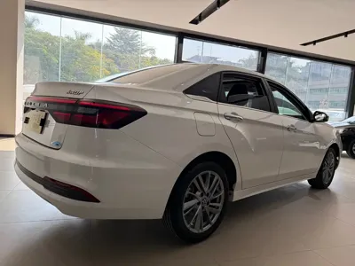 Venucia D60