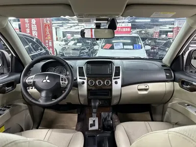 Mitsubishi Pajero Sport