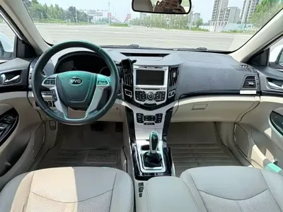 BYD e5