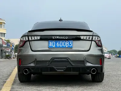 Lynk & Co 03