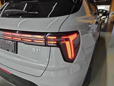 Lynk & Co 01
