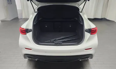 Infiniti Q30
