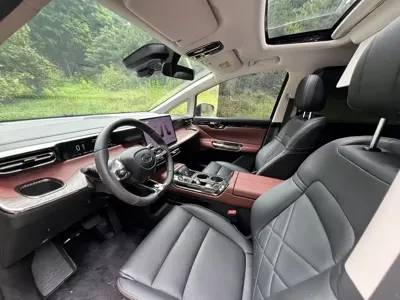 GAC Motor 传祺E8 PHEV