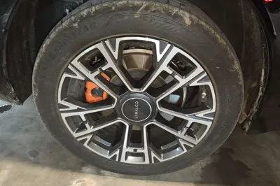 Lynk & Co 900