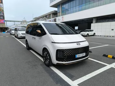 Hyundai Staria