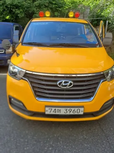 Hyundai Starex