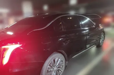 Hongqi E-QM5