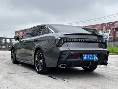 Lynk & Co 03