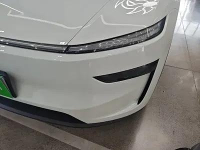 Tesla Model Y L