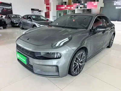 Lynk & Co 03