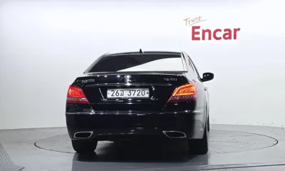 Hyundai Equus