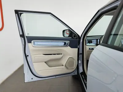 Geely ICON