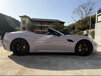 Ferrari California T