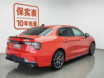 Lynk & Co 03