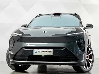 Nio ES8