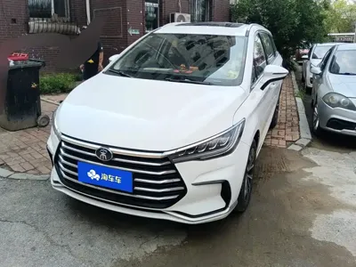 BYD MAX