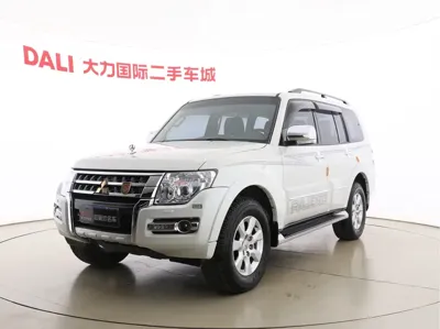 Mitsubishi Pajero (Import)