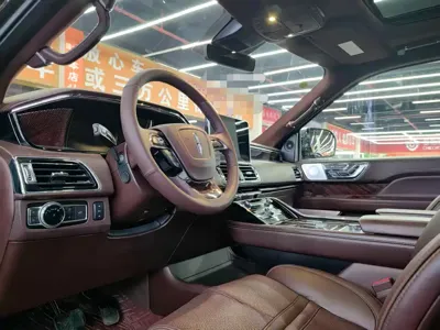 Lincoln Navigator