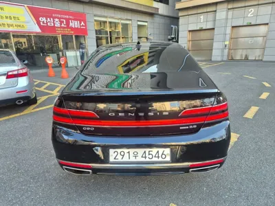 Genesis G90